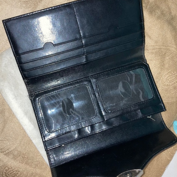 Beijo Patent Leather Women’s Wallet - Picture 3 of 6